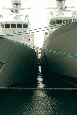 twoships