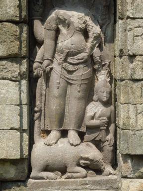 statue
