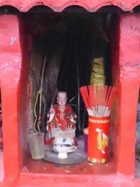 treeshrine3