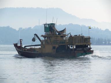 fishingboat1