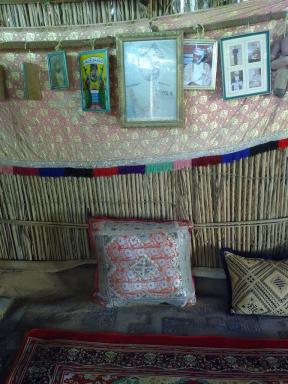 omancushion2