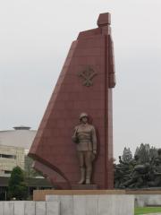 119657
