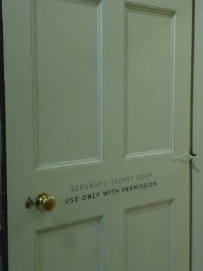 secretservantdoor
