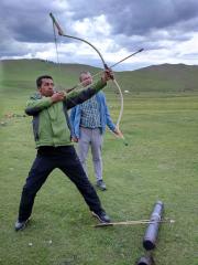 121903
