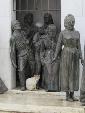 monument2