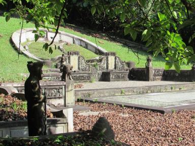 hugetomb