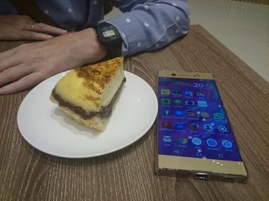 phone&arm