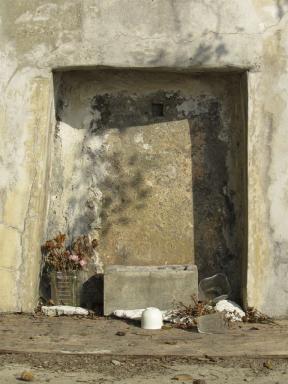 tomb2