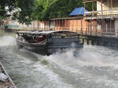 canalboatback