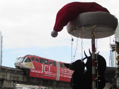 monorail&santahat