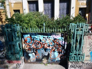gate&graffiti