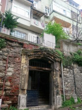 gate
