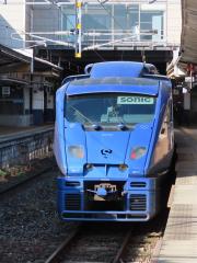147058